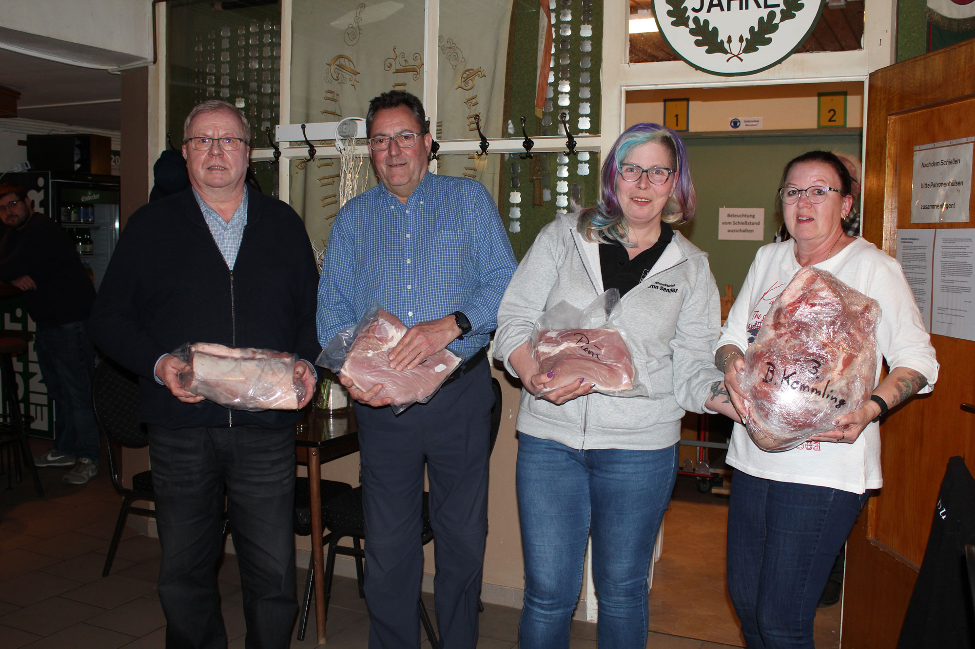 Gruppenfoto der Sieger des Schweinepreisschießens 2026